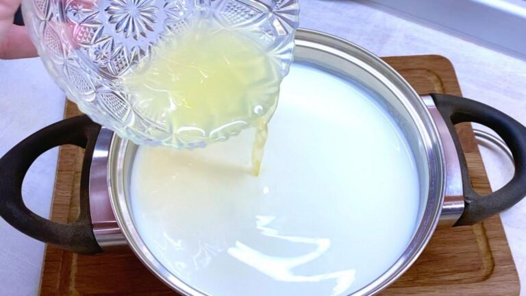 Dieser einfache Trick verwandelt Milch in cremigen Käse – du wirst überrascht sein…