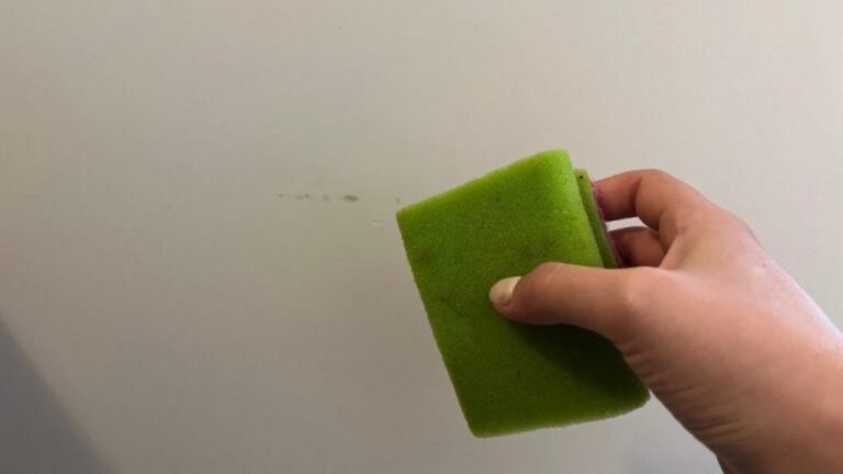 Schwarze Striemen an Wänden schnell und natürlich entfernen