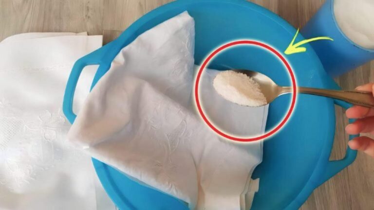 Gelb gewordene Bettwäsche: So wird sie wieder strahlend weiß!