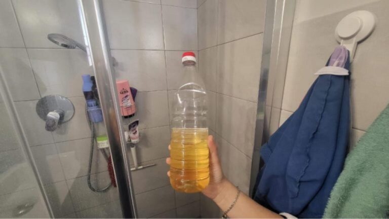 Macht die Dusche blitzsauber: Dieses Geheimnis wirkt Wunder!