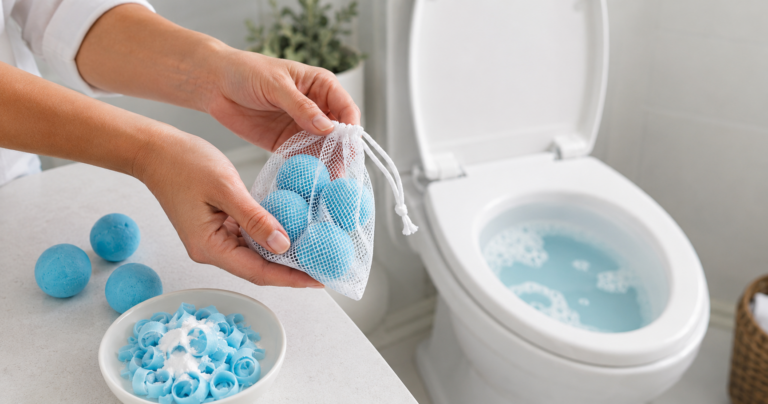 Toiletten-Frischekugeln selber machen: Einfacher Trick mit Seife, Natron und Duschgel
